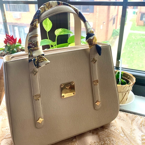 MCM Handbags - 🔥Authentic MCM Cream Handbag